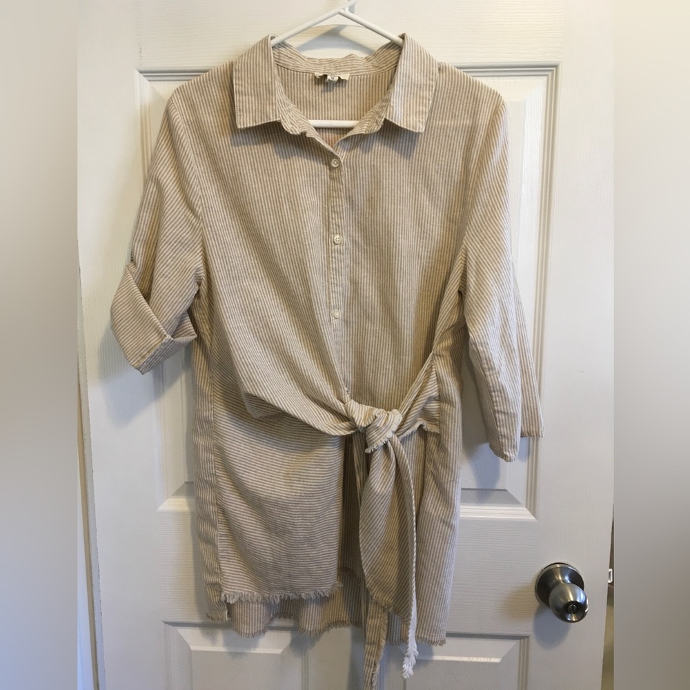 UMGEE Embroidered Tunic. Size M.